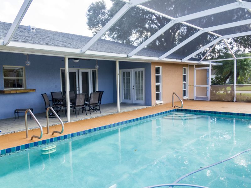 Mesh Pool Barrier Installation